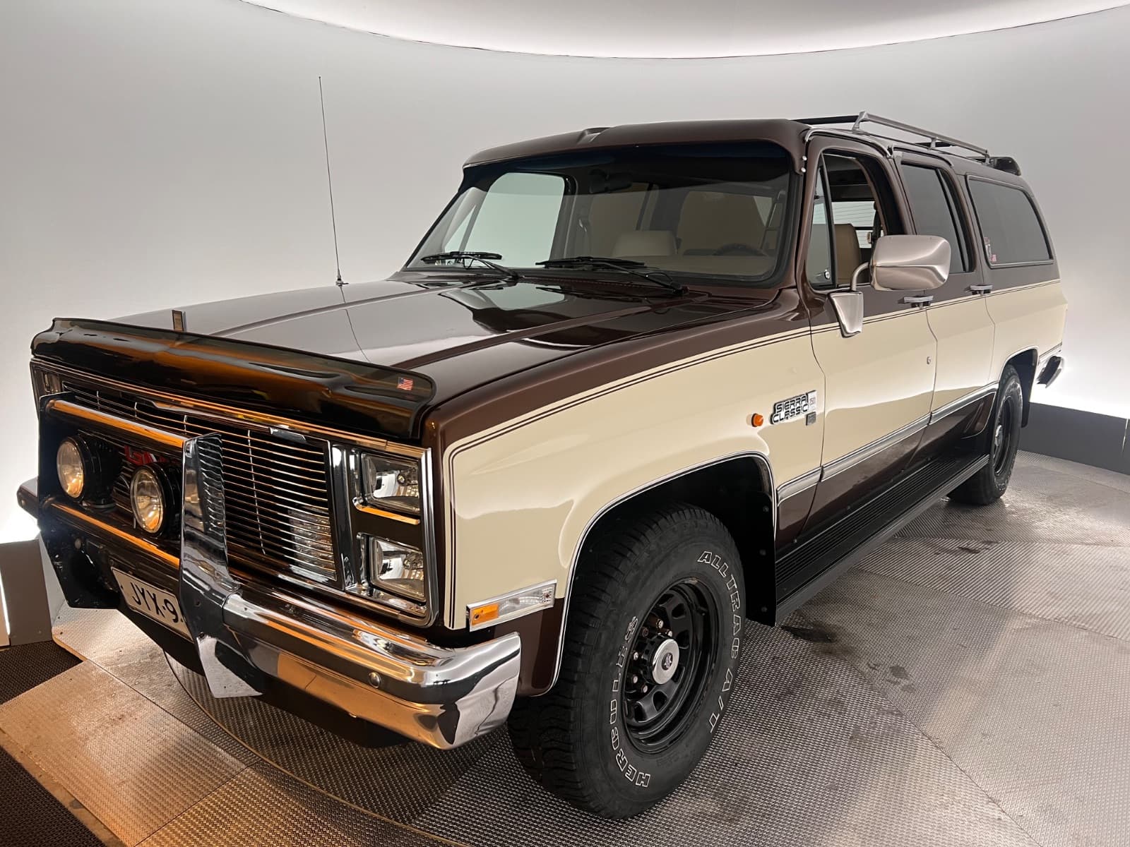 Chevrolet Suburban 1987
